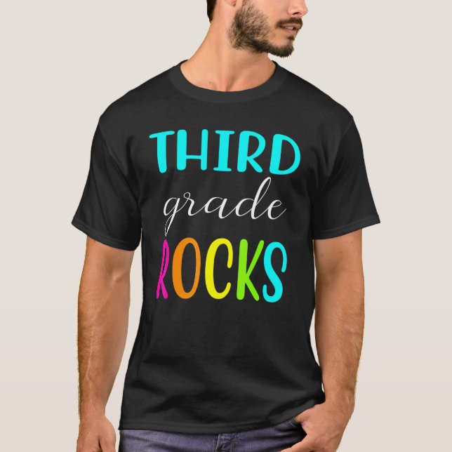 Camiseta Melhor Para Estudantes De Terceiro Grau Rochas De  (Frente)