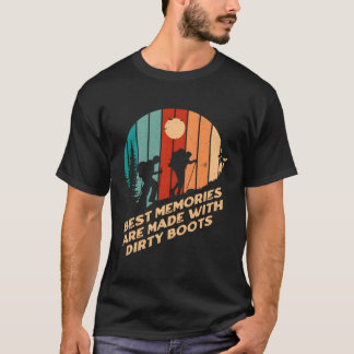 Camiseta Melhores Memórias Feitas Em Botas Sujas Caminhando