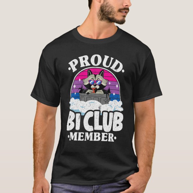 Camiseta Membro do Clube Ortod Raccoon Bandeira Bisexual Ra (Frente)