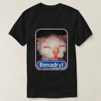 Camiseta Meme de Gato Benadryl