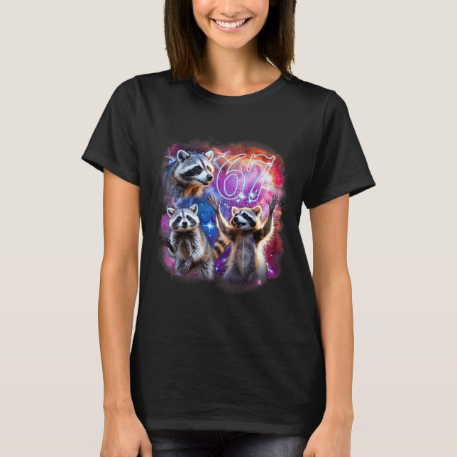 Camiseta Meme Divertido 67 Guaxinim Uivando Para a Lua Seis (Frente)