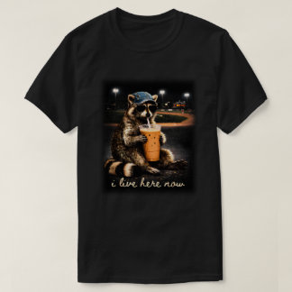 Camiseta Meme engraçado de guaxinim Eu moro aqui agora