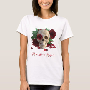 Camiseta Memento Mori. Caveira com rosas vermelhas
