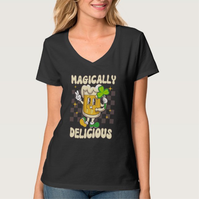Camiseta Men Magically Delicious St Patrick's Day Drinking  (Frente)