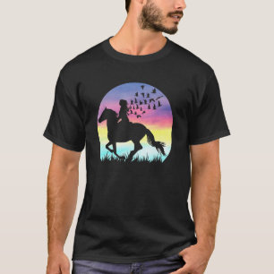 Camiseta Menina Cavalgando Cavalo Árabe Pôr do Sol Vintage