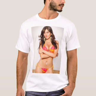 Camiseta Menina do PinUp de Latina no biquini