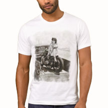 MENINA DO PINUP NA MOTOCICLETA