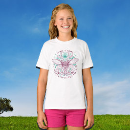Camiseta Menina Elegante Que Ama A Cotação De Arte Da Linha