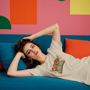 Camiseta Menina Flor - Tipografia Floral Retro
