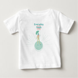 Camiseta Menina fresca com guarda-chuva e trilhos