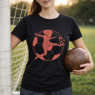 Camiseta Menina Jogadora de Futebol Dando Chute