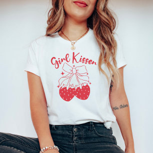 Camiseta Menina Kisser Cute Coquette Strawberry Lésbica