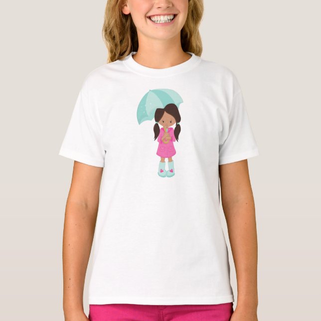 Camiseta Menina Latina, Garota Em Casaco De Chuva, Garota C (Frente)
