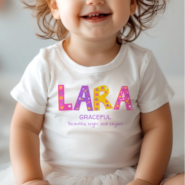 Camiseta Meninas Lara chamam-se de estrela de flores roxas  (Criador carregado)