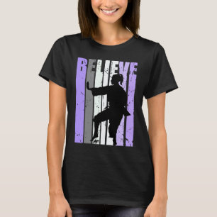 Camiseta Meninas Roxo Desgastado Acredite Garota de Karatê