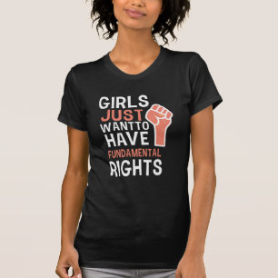 Camiseta Meninas Só Querem Ter Direito Fundamental