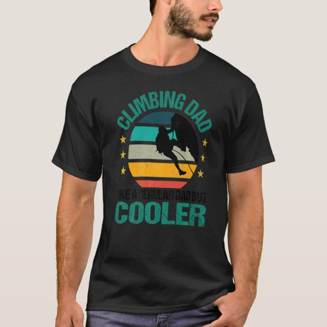 Camiseta Meninas Subindo Pai Como Um Pai Regular Mas Mais F (Frente)