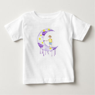 Camiseta Menino Pintando Lua Crescente 