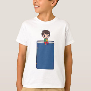 Camiseta Menino Sentado em Grande Livro Azul Infantil