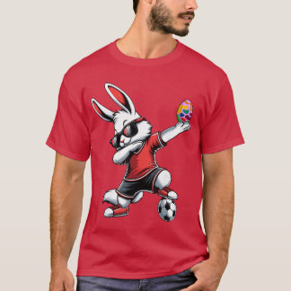 Camiseta Meninos Coelho da Páscoa Feliz Com Futebol Páscoa 