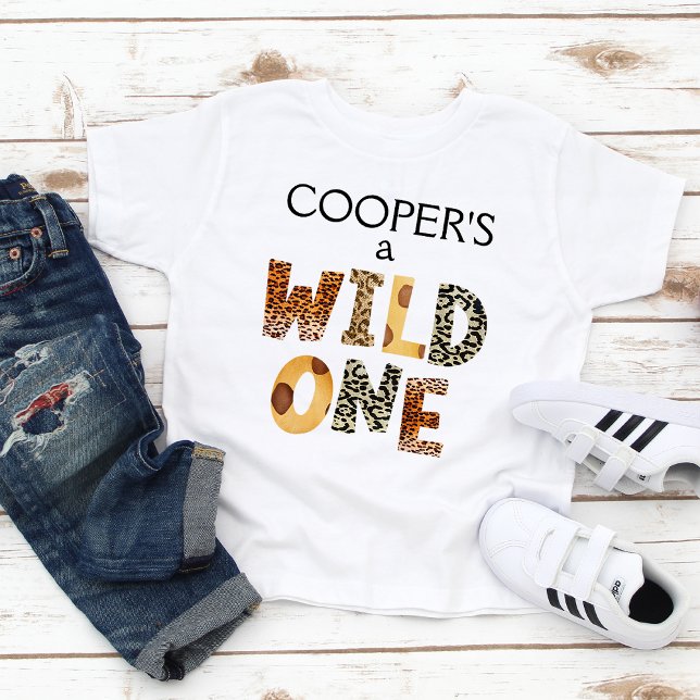 Camiseta Meninos Safari Impressão Selvagem Um 1º Aniversári (Boy's Wild One First Birthday T-shirt Featuring Jungle Animals Skin Prints, Cheetah Print T-Shirt)
