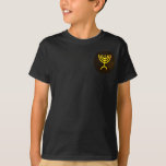 Camiseta Menorah Flame<br><div class="desc">Uma renderização digital da menorah judaica de sete ramificações (hebraico: מְ נ וֹ ה ‎). A menorah de sete ramificações, usada no santuário portátil montado por Moisés na selva e, mais tarde, no Templo em Jerusalém, tem sido símbolo do judaísmo desde a Antiguidade e é o emblema no casaco de...</div>