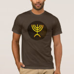 Camiseta Menorah Flame<br><div class="desc">Uma renderização digital da menorah judaica de sete ramificações (hebraico: מְ נ וֹ ה ‎). A menorah de sete ramificações, usada no santuário portátil montado por Moisés na selva e, mais tarde, no Templo em Jerusalém, tem sido símbolo do judaísmo desde a Antiguidade e é o emblema no casaco de...</div>