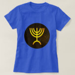 Camiseta Menorah Flame<br><div class="desc">Uma renderização digital da menorah judaica de sete ramificações (hebraico: מְ נ וֹ ה ‎). A menorah de sete ramificações, usada no santuário portátil montado por Moisés na selva e, mais tarde, no Templo em Jerusalém, tem sido símbolo do judaísmo desde a Antiguidade e é o emblema no casaco de...</div>