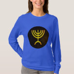 Camiseta Menorah Flame<br><div class="desc">Uma renderização digital da menorah judaica de sete ramificações (hebraico: מְ נ וֹ ה ‎). A menorah de sete ramificações, usada no santuário portátil montado por Moisés na selva e, mais tarde, no Templo em Jerusalém, tem sido símbolo do judaísmo desde a Antiguidade e é o emblema no casaco de...</div>