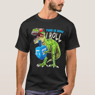 Camiseta Menorassauro É Assim Que Eu Rolo Dinossauro Hanukk