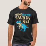 Camiseta Menorawr Saurus Rex Jewaur Dinosaur Hanukkah Kids<br><div class="desc">Pegue esta divertida camiseta Judaica Menorawr Saurus Rex Jewish Dinosaur como presente de Hanukkah ou Chanukah 2019 presente para seu amigo judeu ou membro da família! Gire o seu sonho e vista esta roupa feia de Natal Hebraico Pajama e tenha uma Hannukah feliz!</div>