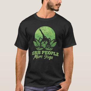 Camiseta Menos Pessoas Mais Yoga