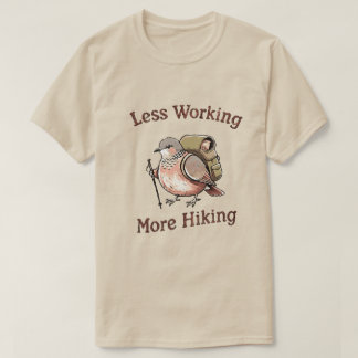 Camiseta “Menos Trabalho, Mais Trilhas” Passarinho Engraçad