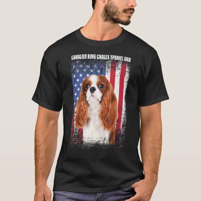 Camiseta Mens American Flag Cavalier King Chales Spaniel Da (Frente)