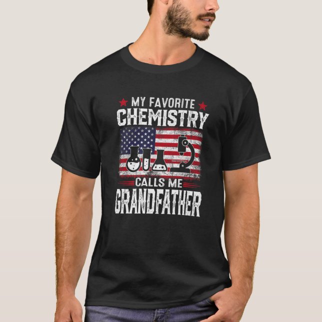 Camiseta Mens American Flag Minha Química Favorita Me Chama (Frente)
