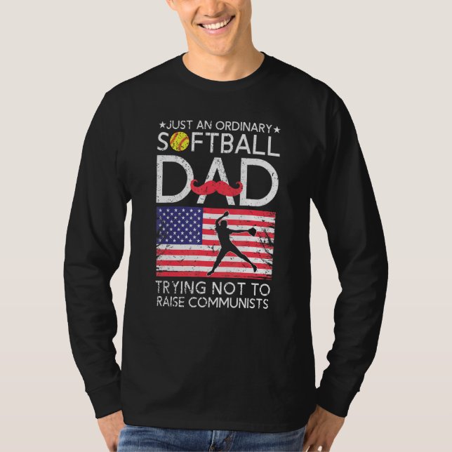 Camiseta Mens Apenas Um Pai De Softball Comum Tentando Não  (Frente)