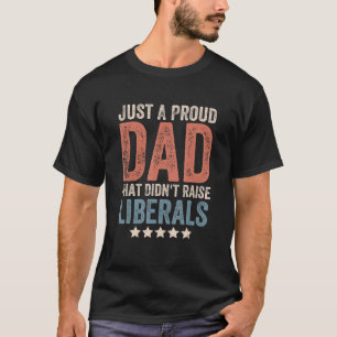 Camiseta Mens Apenas Um Pai Orgulhoso Que Levantou Os Liber