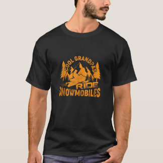 Camiseta Mens Cool Grandpas Ride Snowmobiles Winter Sports 