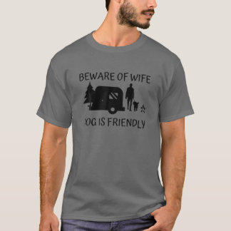 Camiseta Mens Cuidado Com O Cachorro Da Esposa É Amigo - So