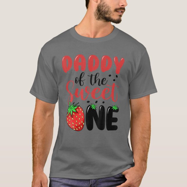 Camiseta Mens Daddy Of The Sweet One Strawberry 1St First B (Frente)