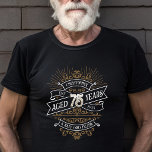 Camiseta Mens Funny Whiskey 75º Aniversário<br><div class="desc">Celebre o grande 7-5 com estilo e humor com este design de aniversário inspirado no rótulo de uísque vintage. A tipografia negra, dourada e branca é ornamentado e elegante, dando-lhe um toque clássico de retrô-safra. Perfeito para o homem (ou para a mulher!) na sua vida que ama o seu uísque,...</div>