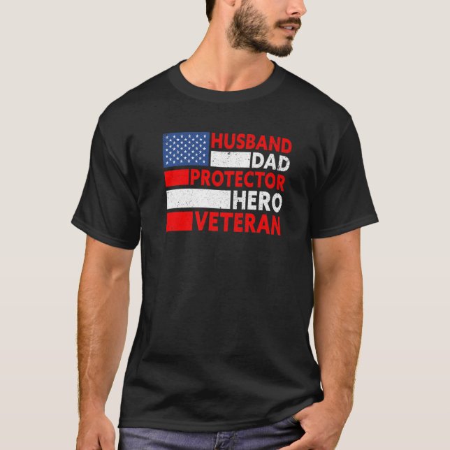 Camiseta Mens Husband Dad Protector Hero Proud American Vet (Frente)