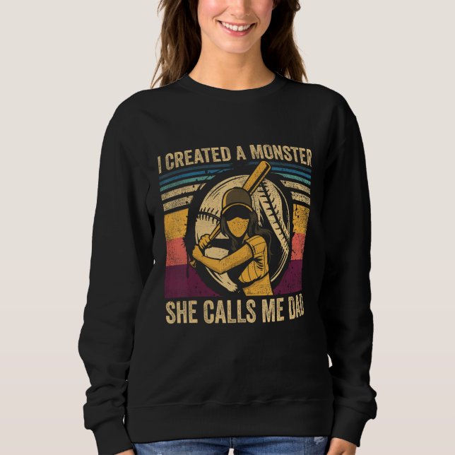 Camiseta Mens I Created A Monster She Call Me Dad Softball  (Frente)
