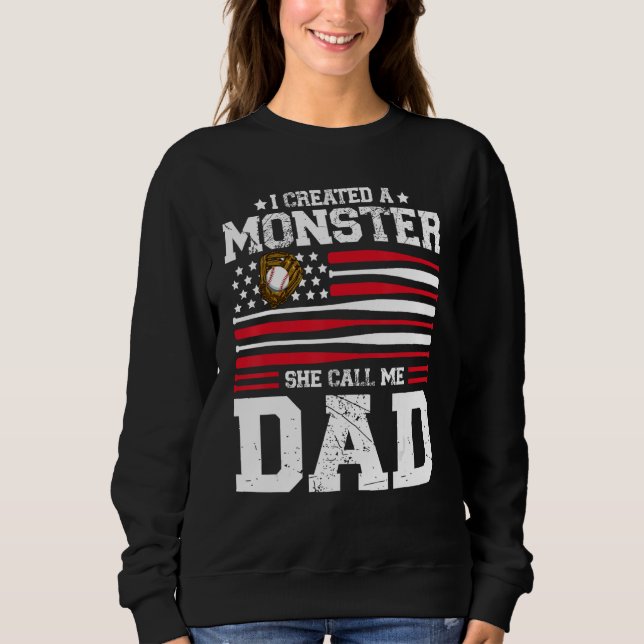 Camiseta Mens I Created A Monster She Calls Me Dad Softball (Frente)