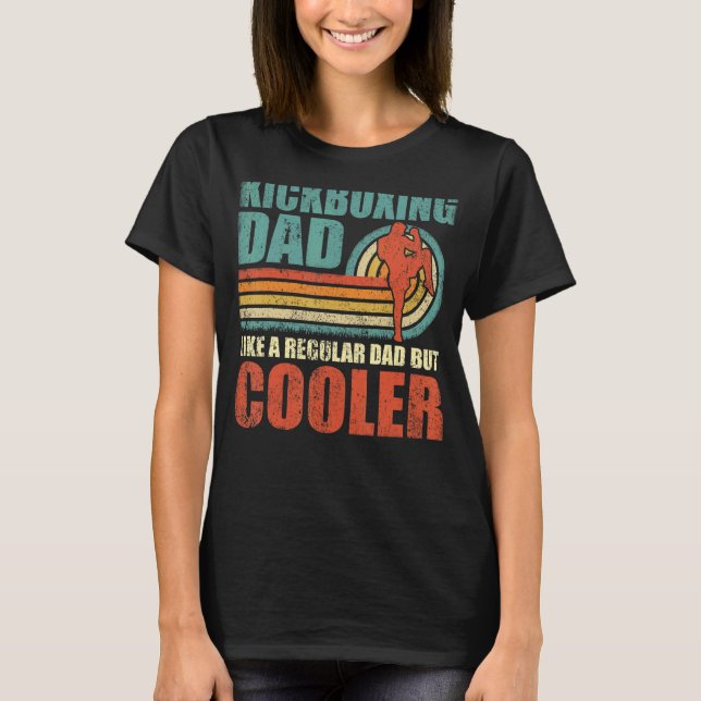 Camiseta Mens Kickboxe Pai Como Um Pai Regular Mas Mais Fri (Frente)