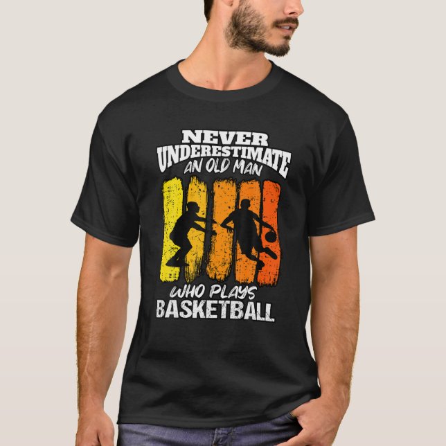 Camiseta Mens Nunca Subestimam E O Velho Que Joga Bas (Frente)
