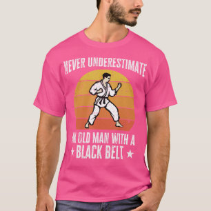 Camiseta Mens Nunca Subestimam Um Velho Com Um B Preto