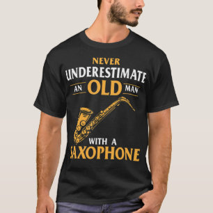 Camiseta Mens Nunca Subestimam Um Velho Com Um Saxopho