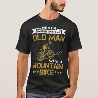 Camiseta Mens Nunca Subestimam Um Velho Com Uma Montanha