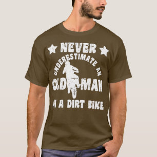 Camiseta Mens Nunca Subestimam Um Velho Em Um Engraçado